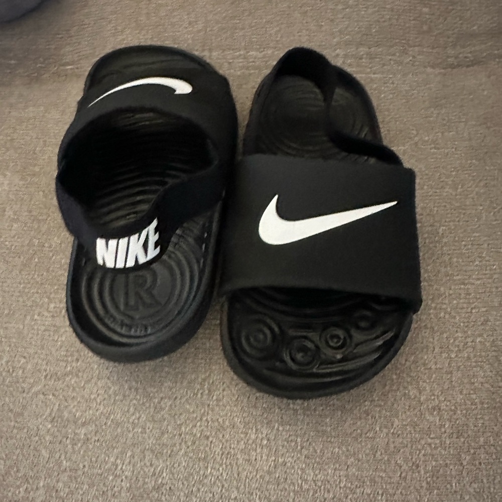Nike Kids Black and White Slide Sandals 8c